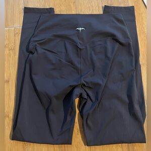 IWA company Kaila 7/8 legging. Color pohaku. H
Great condition.